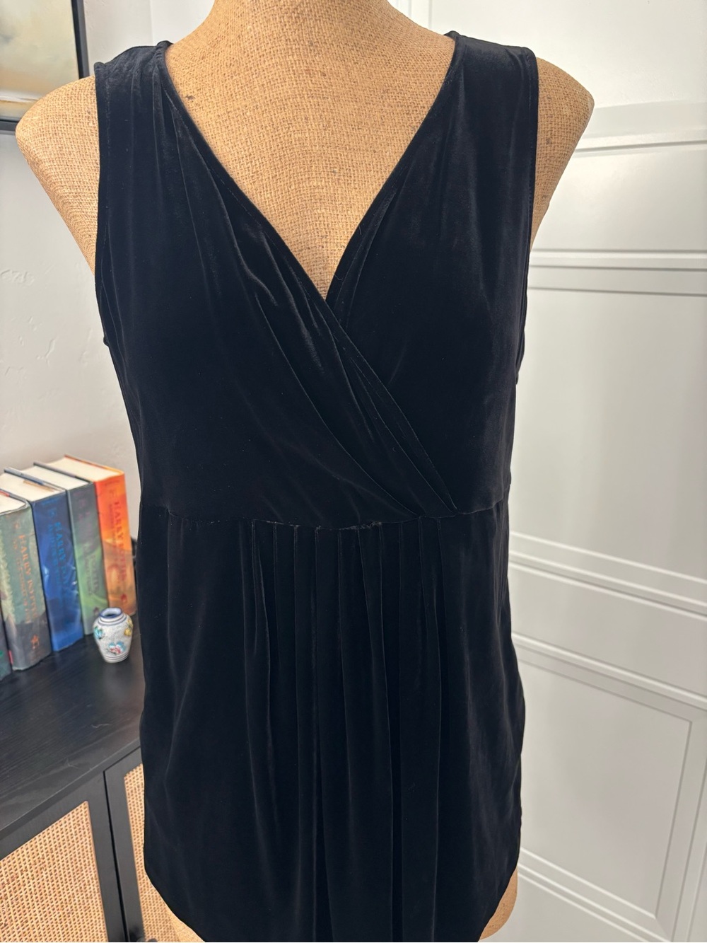 Eileen Fisher Deep Black Velvet Sleeveless Women’s top with side pockets